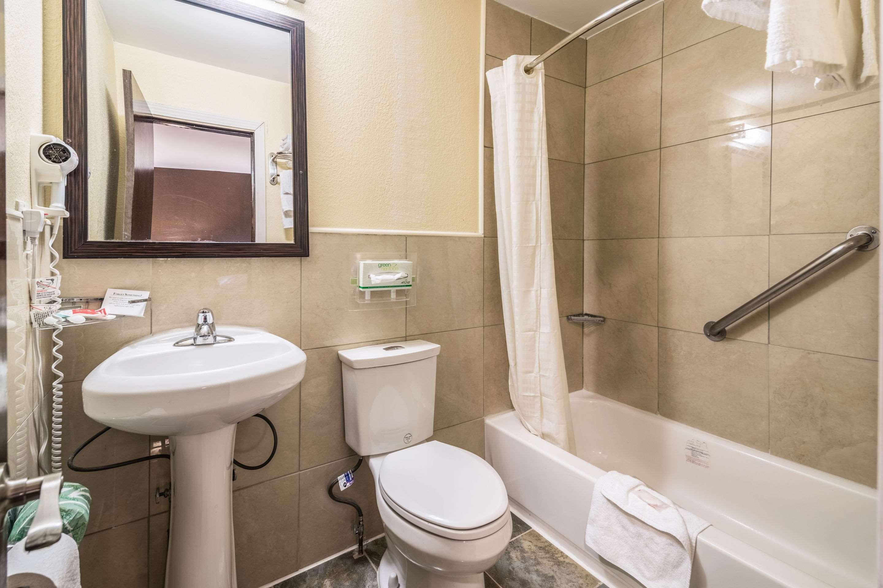 Econo Lodge Rutland City Near Hwy 7 Zewnętrze zdjęcie